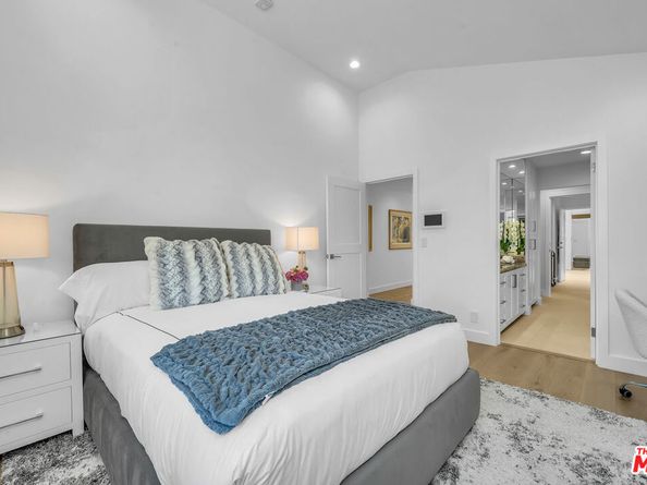 2620 Grand Canal, Venice CA 90291