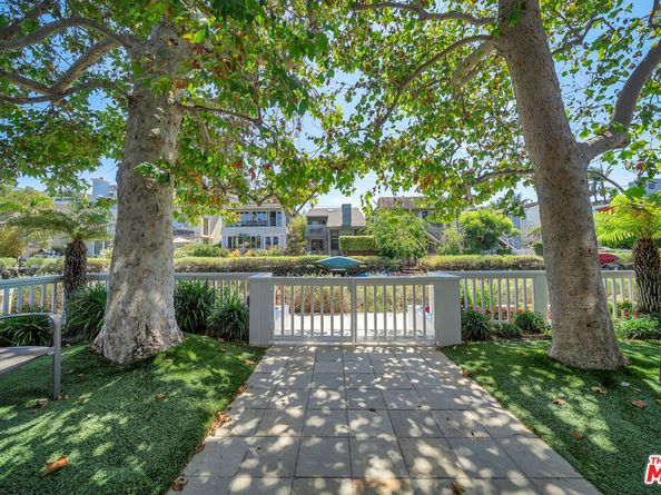 2620 Grand Canal, Venice CA 90291