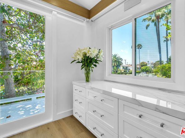 2620 Grand Canal, Venice CA 90291