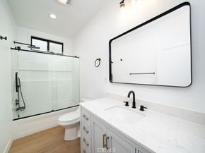 1044 Cedar Avenue, Long Beach CA 90813