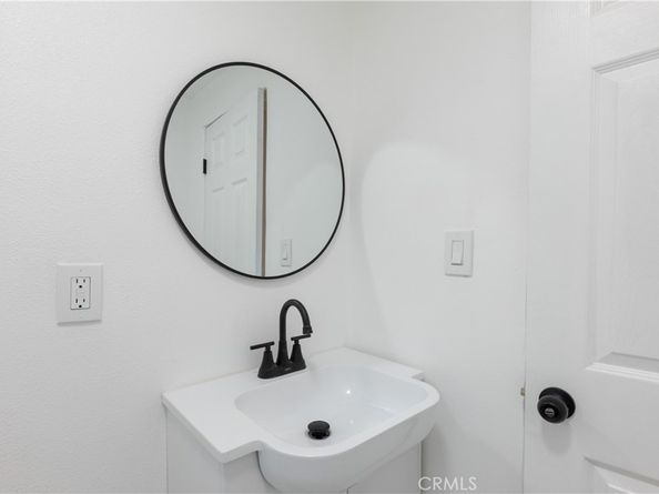 711 N Crane Avenue, Compton CA 90221