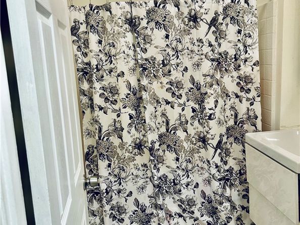 5906 Arlington, Los Angeles CA 90043