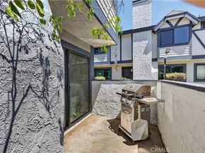 19231 Sherman 27, Reseda CA 91335