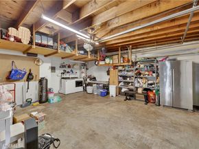 19231 Sherman 27, Reseda CA 91335