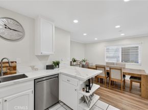 19231 Sherman 27, Reseda CA 91335