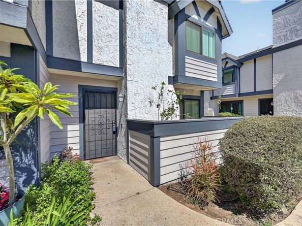 19231 Sherman 27, Reseda CA 91335