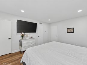 19231 Sherman 27, Reseda CA 91335