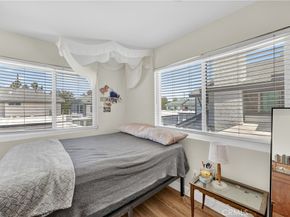 19231 Sherman 27, Reseda CA 91335