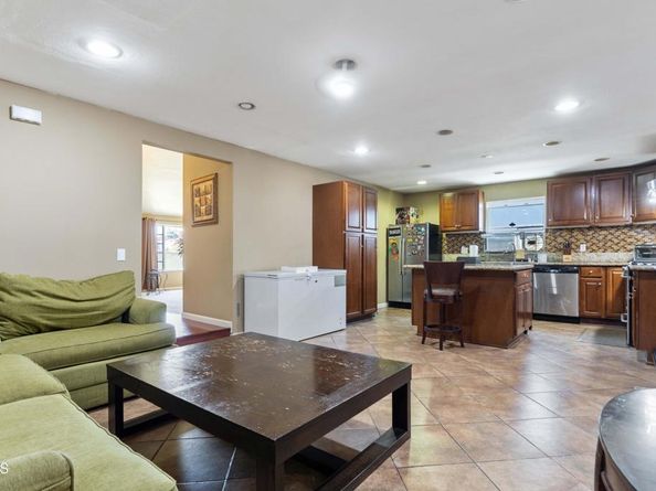 1421 E Abbottson Street, Carson CA 90746