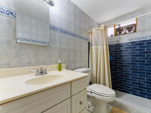 1421 E Abbottson Street, Carson CA 90746
