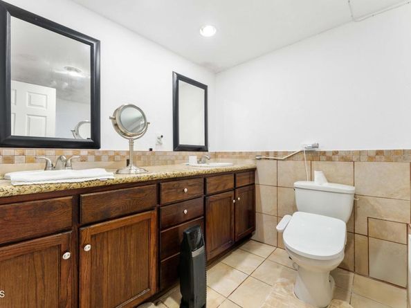 1421 E Abbottson Street, Carson CA 90746