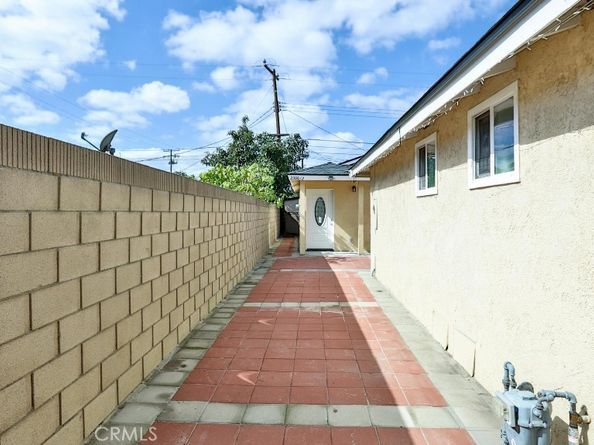 2306 Laird Street, Santa Ana CA 92706
