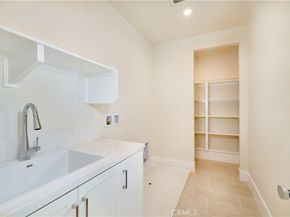 109 Oakstone, Irvine CA 92618