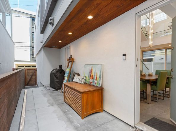 44 61st Place, Long Beach CA 90803
