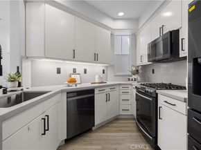 328 Flyers Ln, Tustin CA 92782