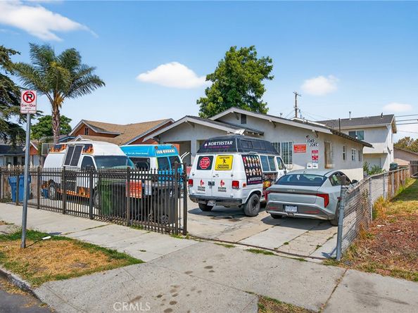 1049 W 61st Street, Los Angeles CA 90044