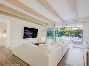 8161 Encino Avenue, Northridge CA 91325