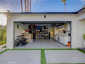 8161 Encino Avenue, Northridge CA 91325