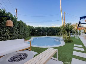 8161 Encino Avenue, Northridge CA 91325