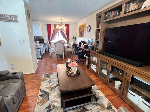 19230 Wyandotte 14, Reseda CA 91335