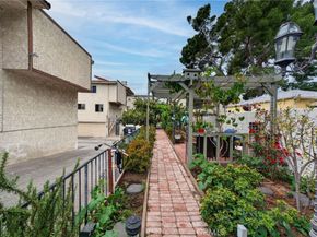 13243 Vanowen 2, North Hollywood CA 91605