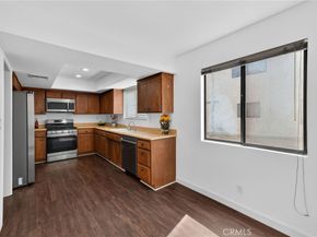 13243 Vanowen 2, North Hollywood CA 91605