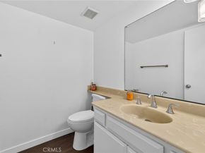13243 Vanowen 2, North Hollywood CA 91605