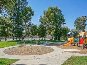 7631 Reseda, Reseda CA 91335