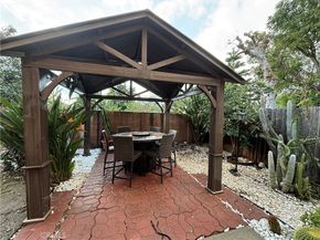 9213 Independence Way, North Hills CA 91343