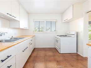 1615 N Laurel Avenue 203, Los Angeles CA 90046