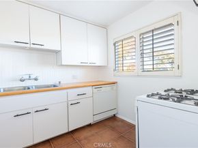 1615 N Laurel Avenue 203, Los Angeles CA 90046