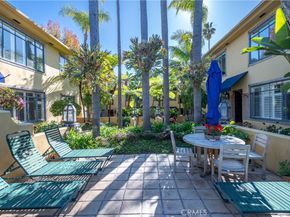 1615 N Laurel Avenue 203, Los Angeles CA 90046
