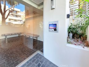 1129 Larrabee Street 10, West Hollywood CA 90069
