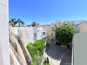 1129 Larrabee Street 10, West Hollywood CA 90069