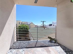 1129 Larrabee Street 10, West Hollywood CA 90069