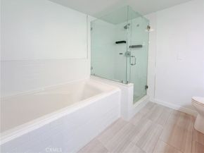 1129 Larrabee Street 10, West Hollywood CA 90069