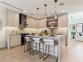 8006 Lloyd Avenue, North Hollywood CA 91605