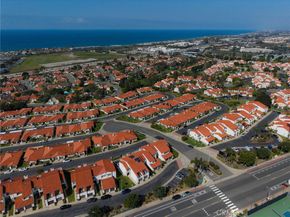 6729 Hyacinth Circle, Carlsbad CA 92011