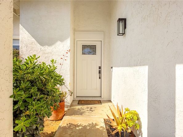 6729 Hyacinth Circle, Carlsbad CA 92011