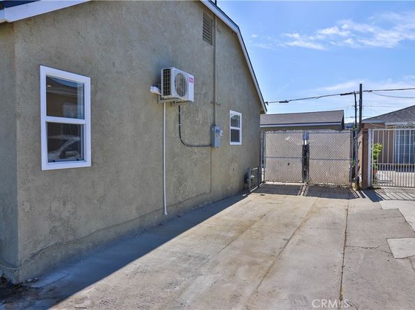 922 W School, Compton CA 90220