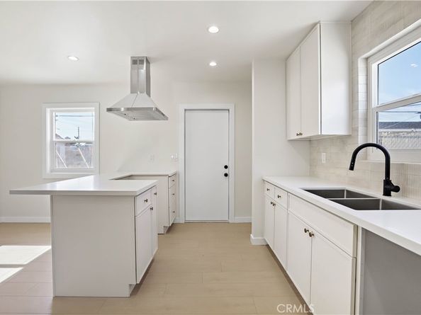 922 W School, Compton CA 90220