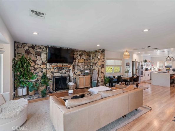 5824 Compass Drive, Los Angeles CA 90045