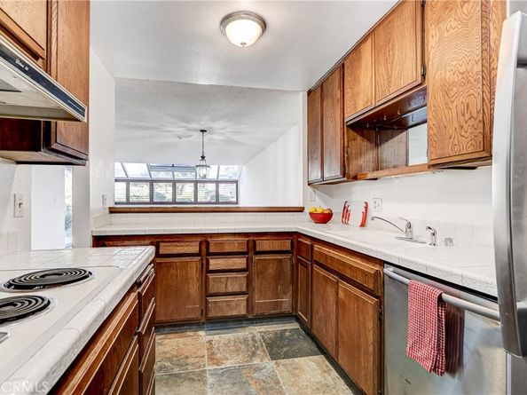250 The Village #102, Redondo Beach CA 90277