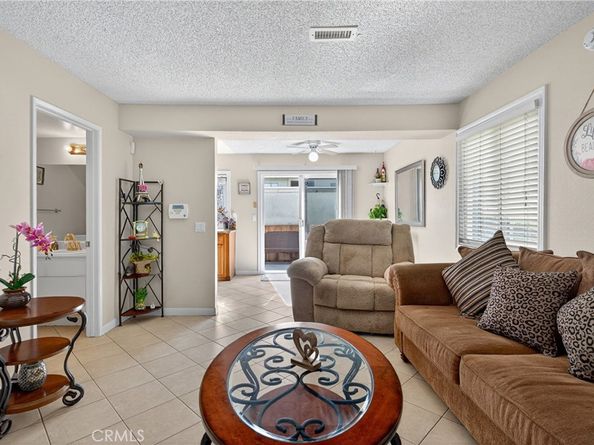 824 N Pasadena, Azusa CA 91702