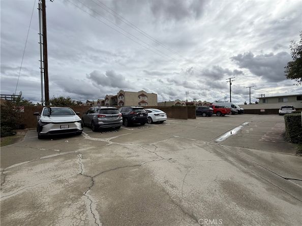 824 N Pasadena, Azusa CA 91702