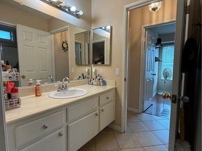 824 N Pasadena, Azusa CA 91702