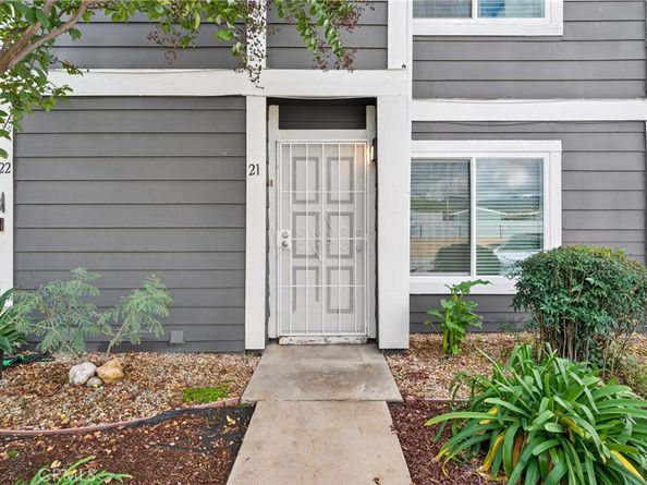 824 N Pasadena, Azusa CA 91702