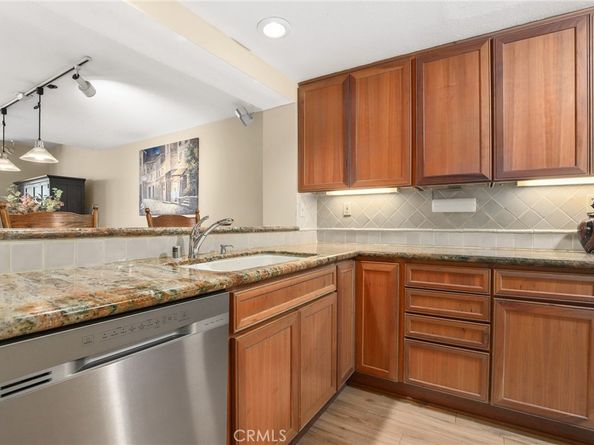 510 The Village 203, Redondo Beach CA 90277