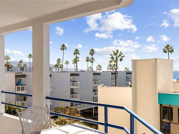 510 The Village 203, Redondo Beach CA 90277
