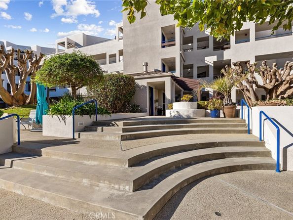 510 The Village 203, Redondo Beach CA 90277